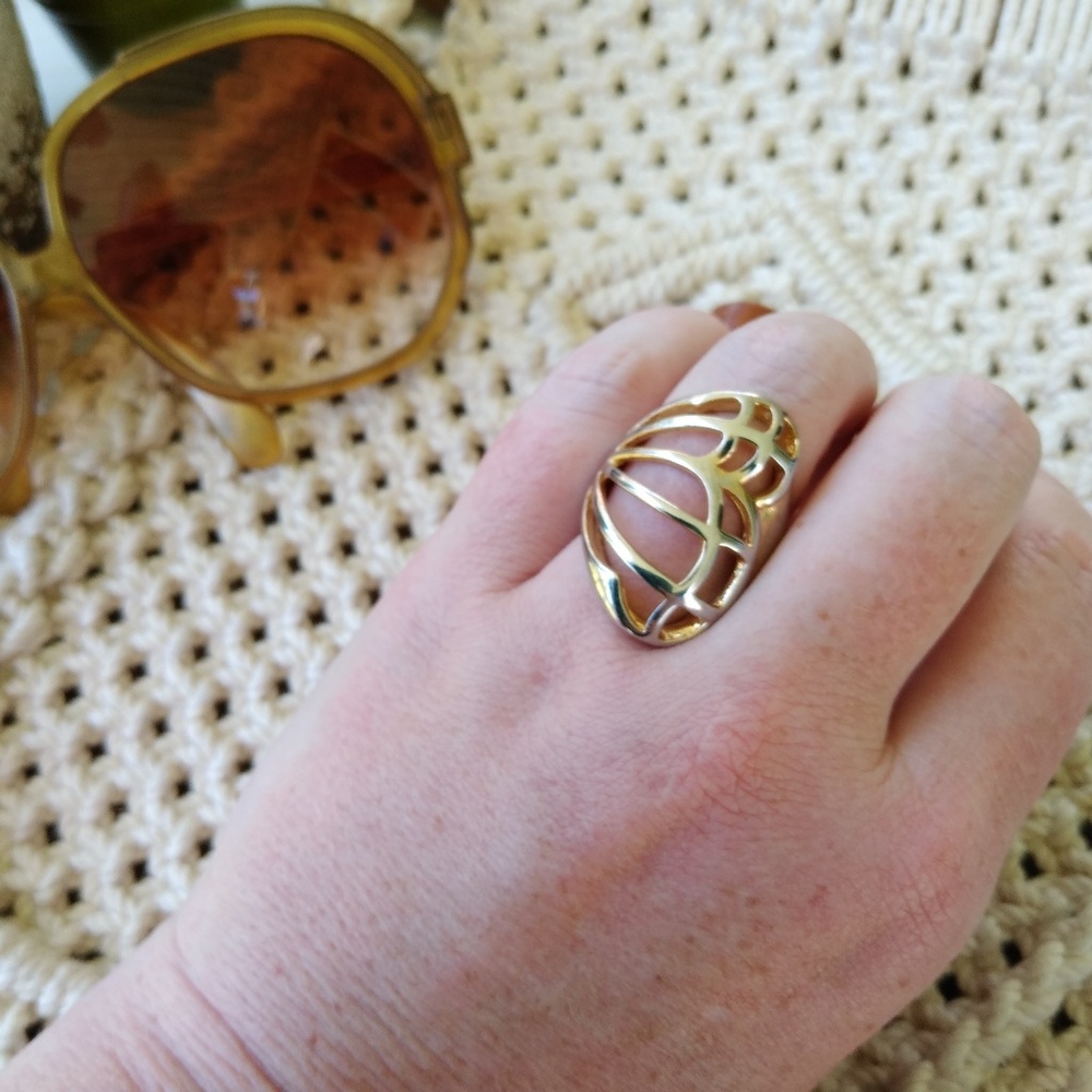 Vintage gold filigree ring in open and wide size 7